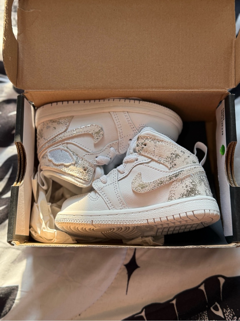 Toddler Nike Air Jordan 1 White & Silver Sparkle High Tops